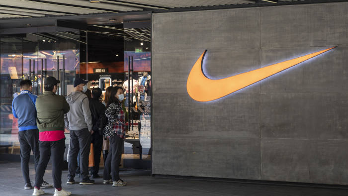 Predecesor Andes Circo Por la dificultad en trasladar productos de Vietnam, Nike cancelar órdenes  de compra