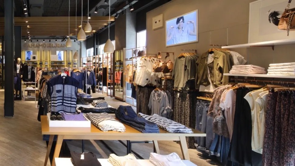 Se oficialmente 'Acción Moda' para vender ropa a precios bajos